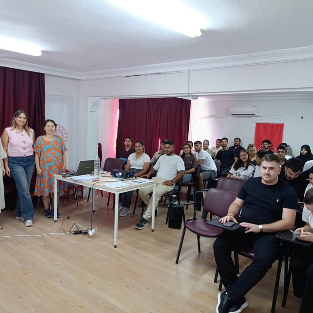 Keşan'da kadınlara ve evlenecek çiftlere eğitim verildi