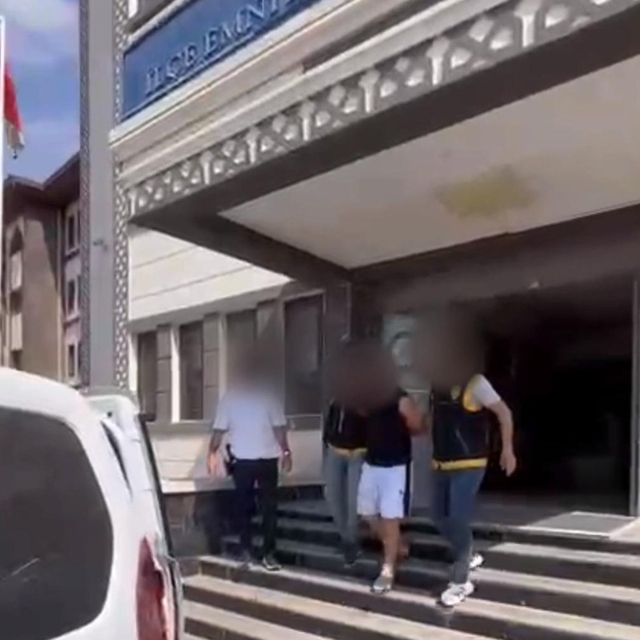 Mersin'de 4 suçtan aranan zanlı yakalandı