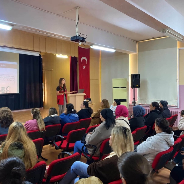 Edirne'de kadına yönelik şiddetle mücadele eğitimleri düzenlendi