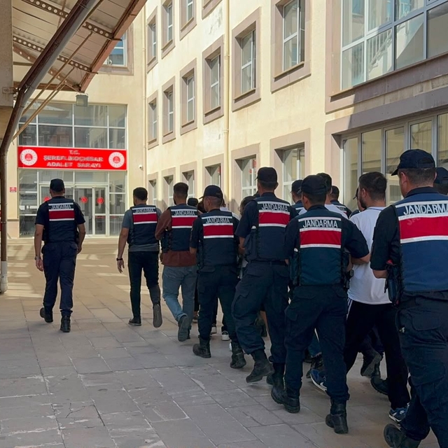 Ankara'da uyuşturucu operasyonunda 17 zanlı yakalandı
