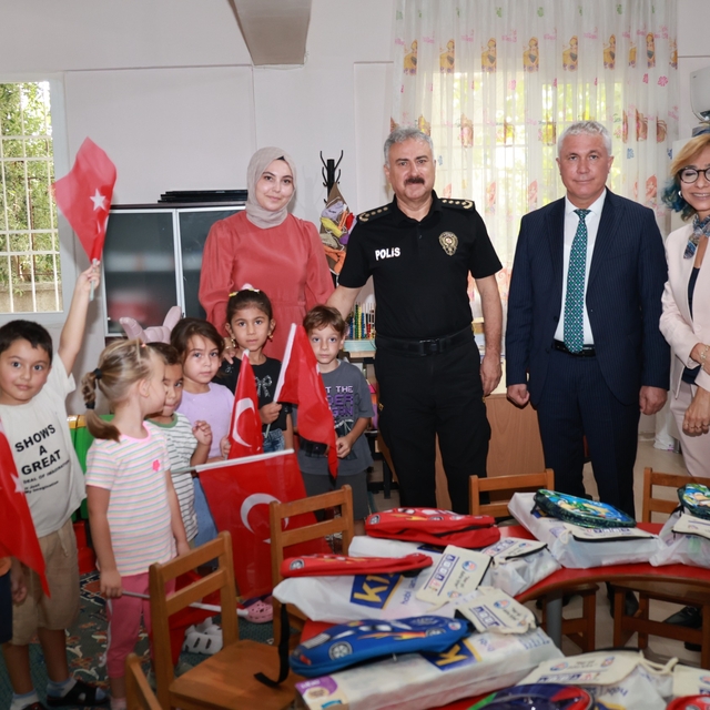 Mersin İl Emniyet Müdürü Fahri Aktaş öğrencilerle buluştu