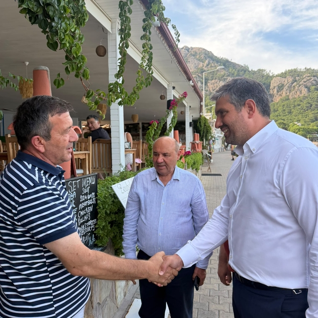 AK Parti Muğla Milletvekili Otgöz, Marmaris'te esnafla buluştu