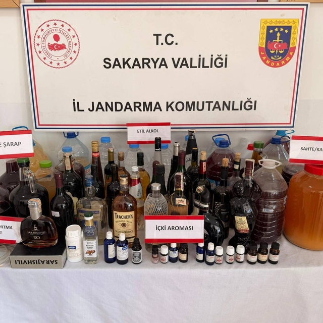Sakarya'da 153 litre sahte alkol ele geçirildi