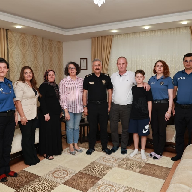 Mersin İl Emniyet Müdürü Fahri Aktaş, gazi polis memuruna ziyarette bulundu