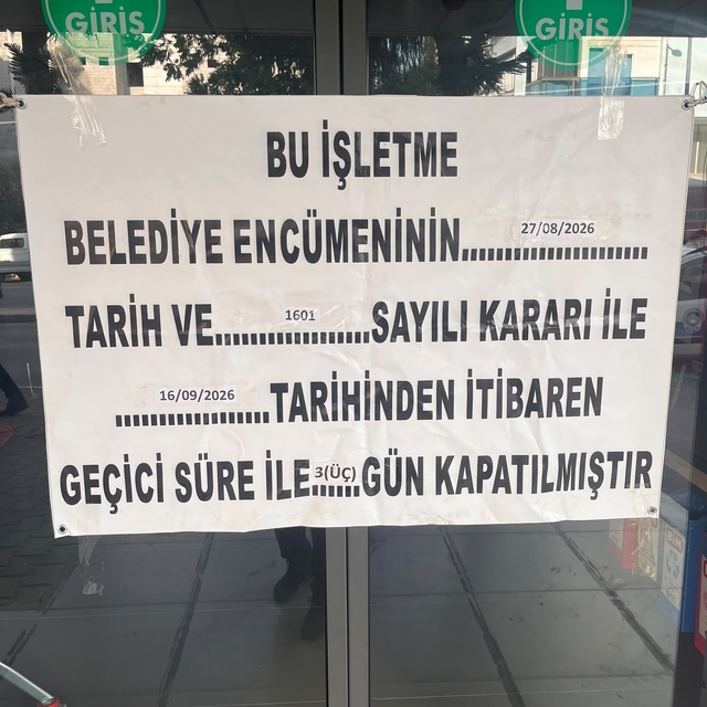 Antalya'da son tüketim tarihi geçmiş gıda satan zincir market mühürlendi