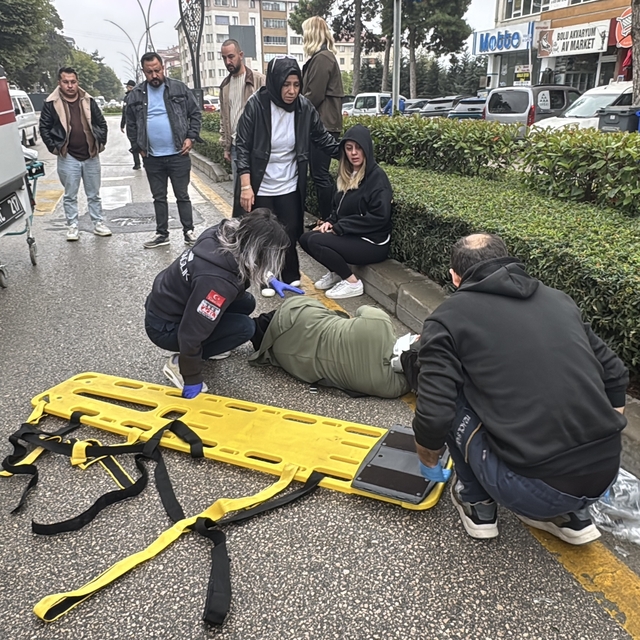 Bolu'da otomobilin çarptığı yaya yaralandı