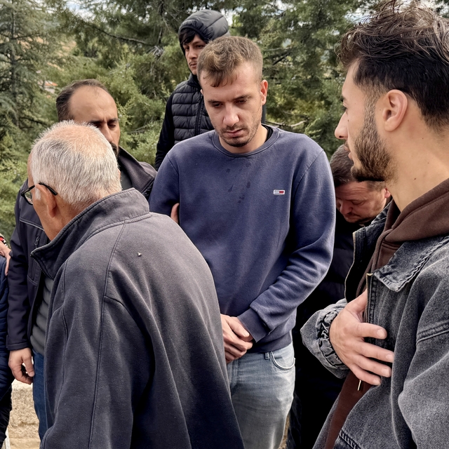 Babasının göçükte kaldığını kurtarma çalışmasında öğrendi