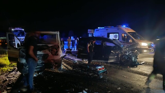 Manisa'da zincirleme trafik kazasında 5 kişi yaralandı