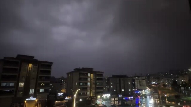 Gaziantep'te art arda şimşekler çaktı