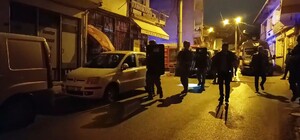 Bursa'da oğlunun bıçakla rehin aldığı anne, polisin operasyonuyla kurtarıldı