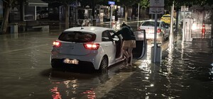 Adana'da sağanak etkili oldu