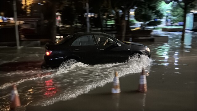 Adana'da sağanak etkili oldu