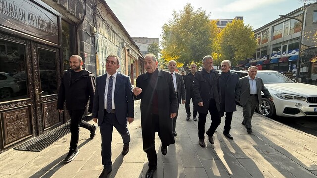 Kars'ta kaldırım işgallerine karşı esnafa bilgilendirme yapıldı