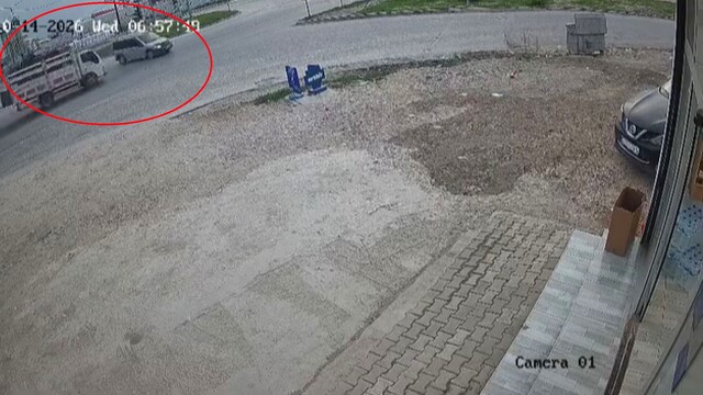 Hatay'da kamyonetle çarpışan hafif ticari araç sürücüsü yaralandı