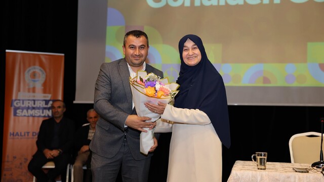 Yazar Saliha Erdim Vezirköprü'de konferans verdi