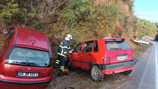 Tokat-Niksar kara yolunda aynı mevkide iki kaza: 3 yaralı