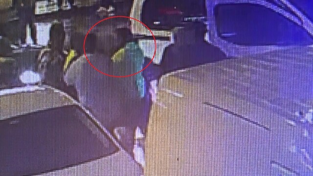 Park halindeki araca çarptı, ihbara gelen polise kafa attı: Alkollü sürücü gözaltına alındı
Polise kafa atan sürücüye ev hapsi cezası