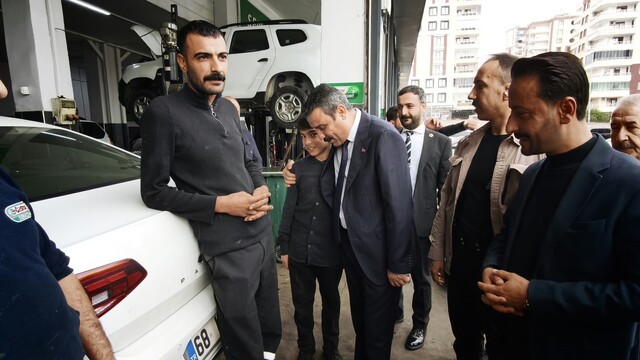 MHP İl Başkanı Özcoşkun, 3. sanayi sitesi esnafıyla bir araya geldi