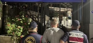 Cinayet zanlısı gizli bölmede yakalandı