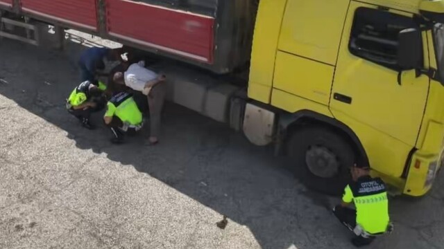 Otoyolda teknik şartlara uymayan lastik kullanan 25 sürücüye ceza