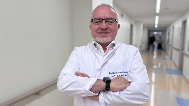 İşitme kaybında tedaviyi ertelemeyin
Prof. Dr. Mehmet Akif Somdaş:
"İşitme cihazı şekline göre değil, hastanın ihtiyacına göre belirlenmeli"