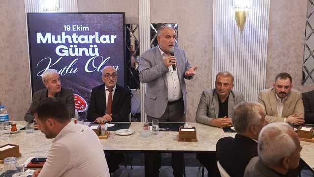 Sandıkçı'dan muhtarlara Muhtarlar Günü jesti