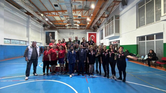 Kamu spor oyunlarında masa tenisi heyecanı