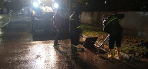 Çayırova'da sağanağa karşı ekipler gece boyunca çalıştı