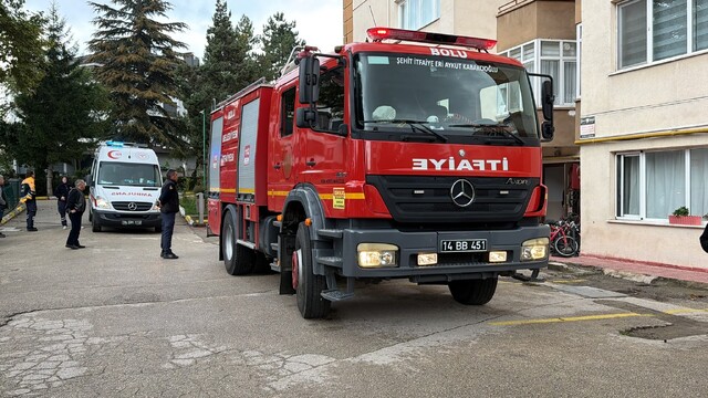 Bolu'da elektrik panosu yangını: "Dumandan aşağıya inemedik"