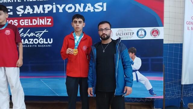 Elazığlı karateciler bölge müsabakalarında 6 madalya kazandı