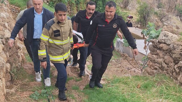 Mardin'de şarampole devrilen otomobilin sürücüsü yaralandı