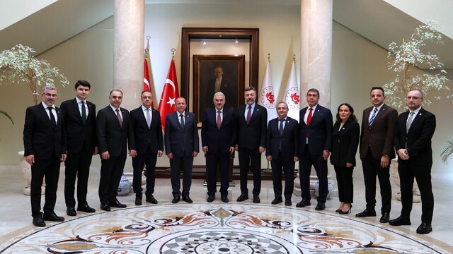 BTSO'da Özer Matlı dönemi resmen başladı
BTSO Yönetim Kurulu Başkanı Özer Matlı mazbatasını aldı