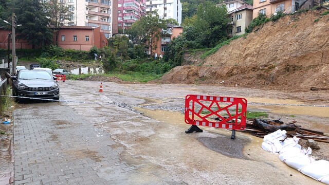 Zonguldak'ta sağanak nedeniyle heyelanlar meydana geldi