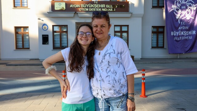 Aydın Büyükşehir Otizmli öğrencilere destek oluyor
Büyükşehir Belediyesi Otizm Destek Merkezi öğrencisi, Türkiye Şampiyonu Ece, üniversiteli oldu