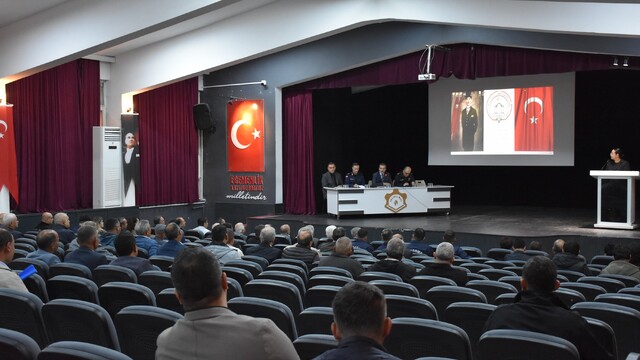 Salihli'de mevsimlik tarım işçilerinin sorunları ele alındı