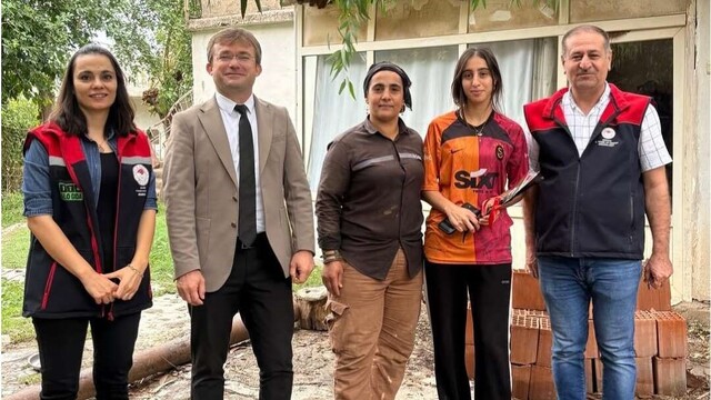 Cizre'de alın teri döken kadın çiftçiler unutulmadı