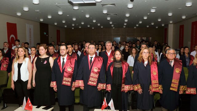 Sağlık Bilimleri Üniversitesi Adana Tıp Fakültesinin akademik yıl açılış töreni yapıldı