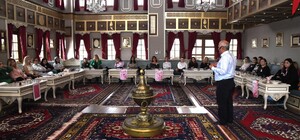 Yunusemre’de kadın çalışanlara meme kanseri farkındalık eğitimi