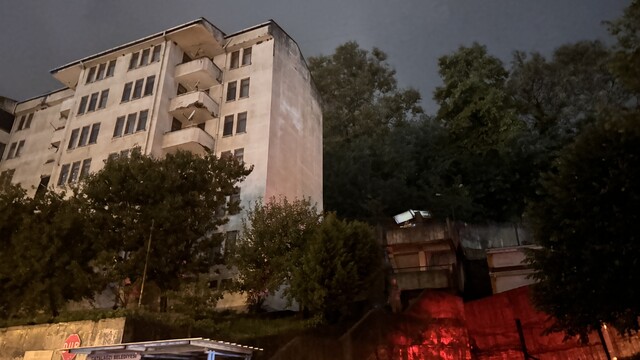 Zonguldak'ta heyelanın ardından bir apartman tedbir amacıyla boşaltıldı