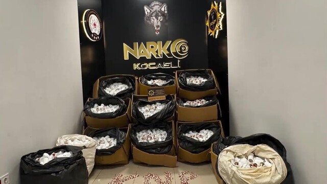 Kocaeli'de 338 bin sentetik ecza hapı ele geçirildi