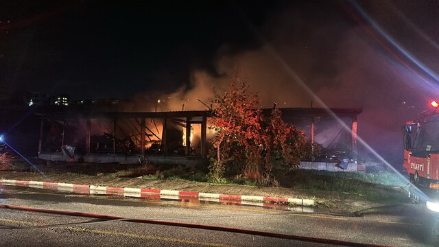 Yalova'da mobilya imalathanesinde yangın