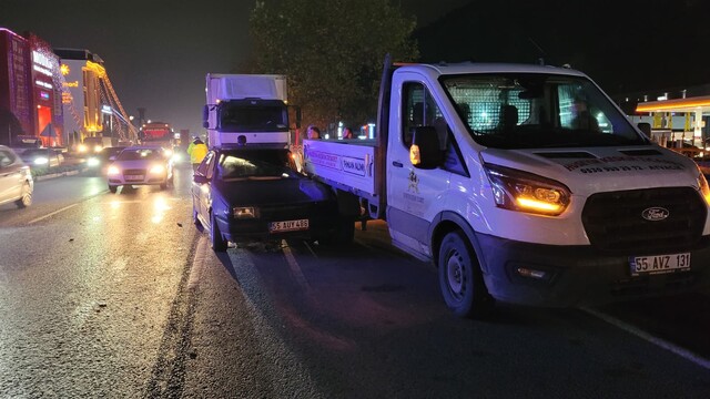 Samsun'da 4 aracın karıştığı zincirleme trafik kazasında 2 kişi yaralandı