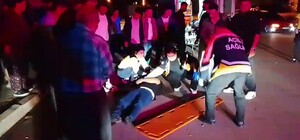 Otomobil park halindeki kamyonete çarptı: 2 yaralı