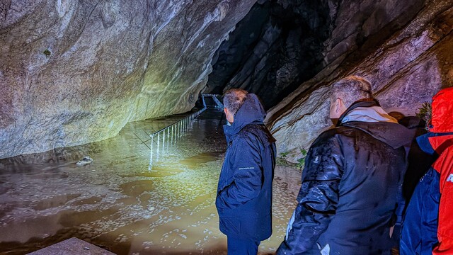 Vali Hacıbektaşoğlu, Zonguldak'taki sağanak sonrası sahada inceleme yaptı