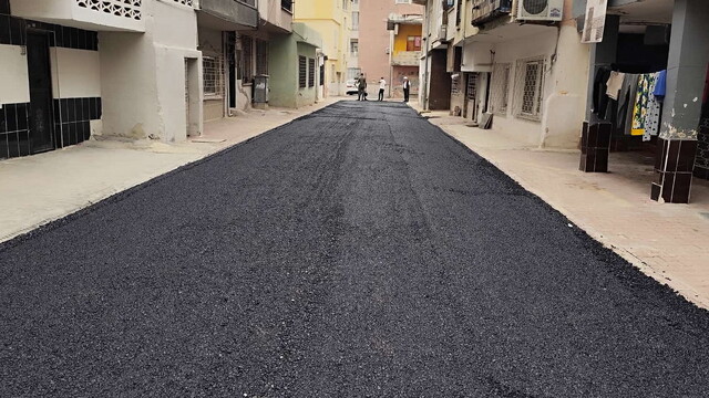 Mersin'in Akdeniz ilçesinde sokaklar yenileniyor