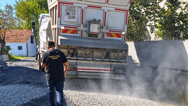 Yaka köyünde soğuk asfalt çalışması tamamlandı