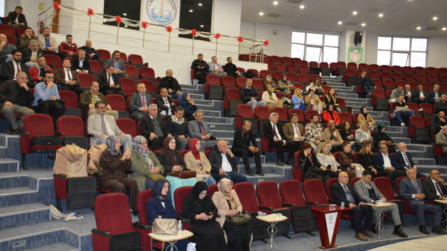 Kütahya'da okul müdürlerine "İyilikte Yarışan Sınıflar Projesi" tanıtıldı