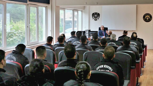 Eskişehir İl Emniyet Müdürü Yılmaz, çevik kuvvet ekipleriyle bir araya geldi