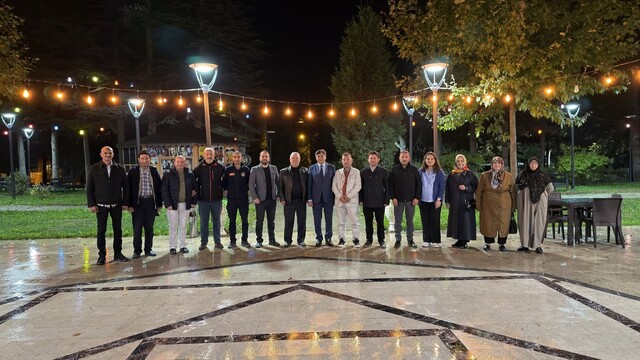 Bilecik'te 4 belediye personeline veda yemeği