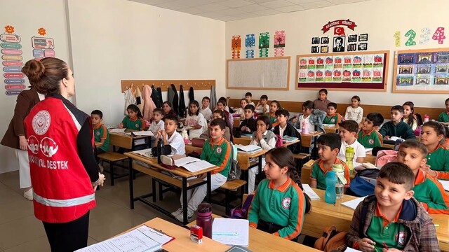Kahta'da öğrencilere akran zorbalığı eğitimi verildi